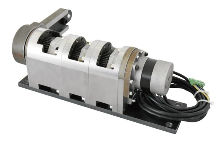 Operador de porta batent elèctrica